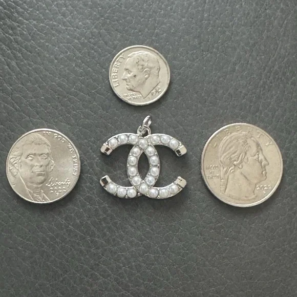 CHANEL/Zipper Pull Necklace - Picture 4 of 4